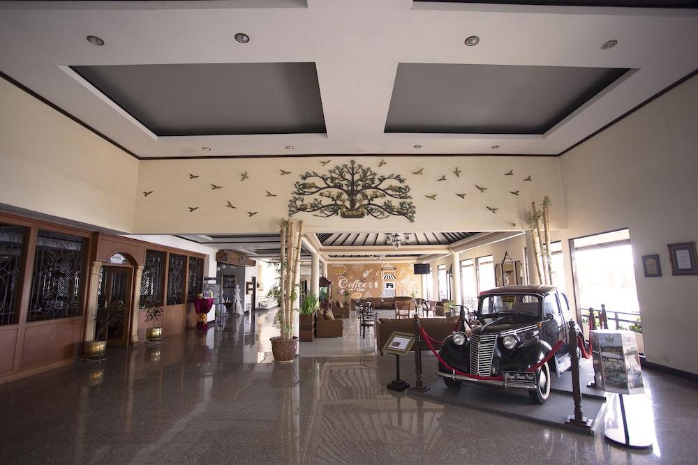Royal Hotel Tretes Prigen Exterior foto